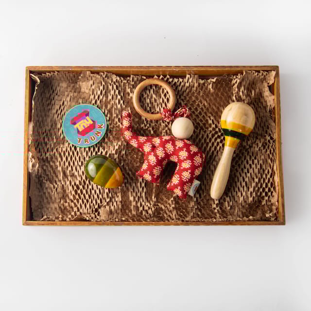 Toy Trunk Jolly Jingle Box (1 Maracca Rattle, 1 Fabric Elephant, 1 Egg Rattle)