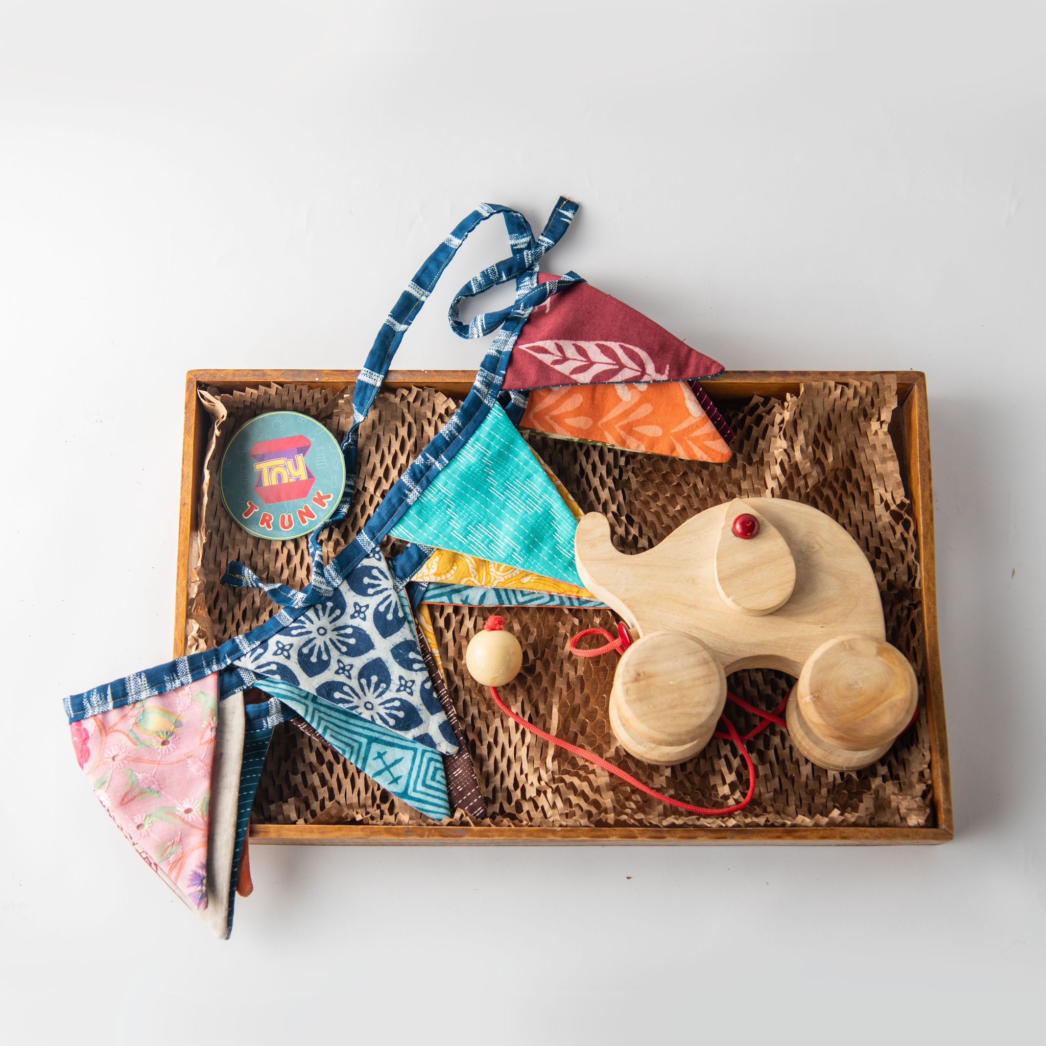 Toy trunk Fun Time Duo (Ellie the Elephant, zero waste bunting)