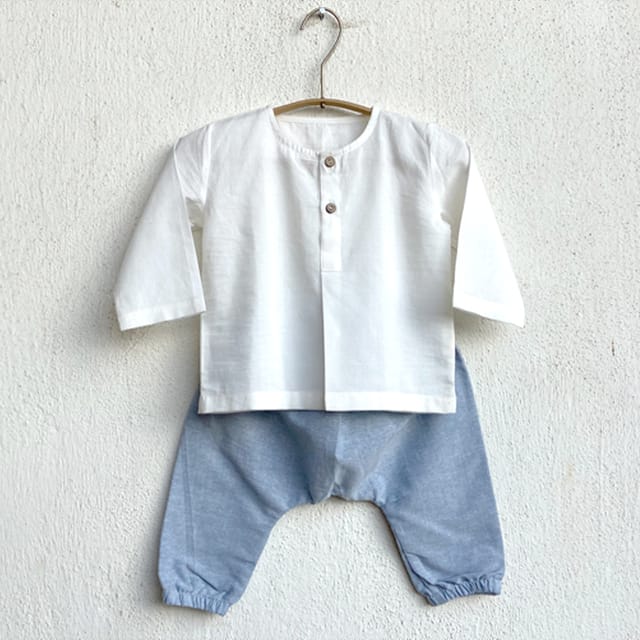 WHITEWATER KIDS UNISEX ORGANIC ESSENTIAL WHITE KURTA + BLUE CHAMBRAY PANTS