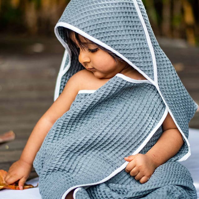 WHITEWATER KIDS ORGANIC WAFFLE HOODED TOWEL SET - GREY